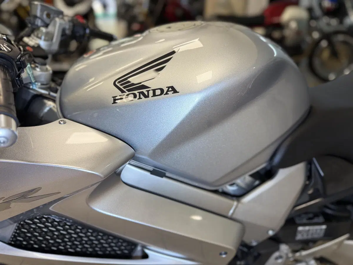 Honda VFR 800 (2006 - 13) (8)