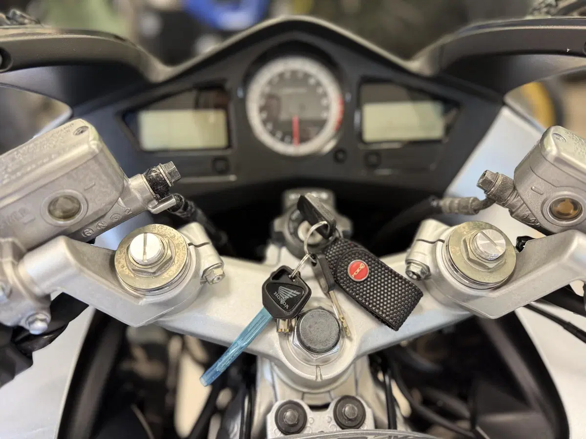 Honda VFR 800 (2006 - 13) (10)
