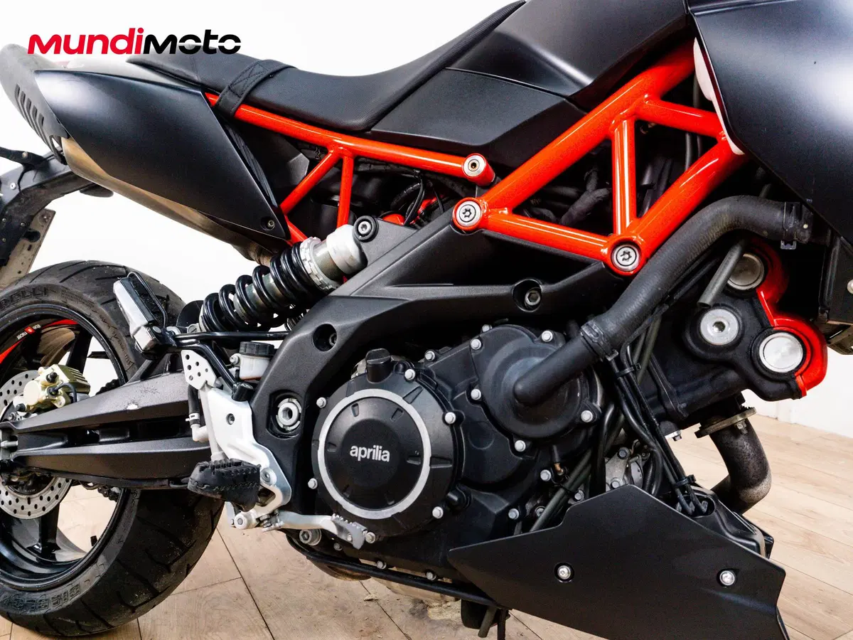 Aprilia Dorsoduro 900 (2017 - 20) (5)