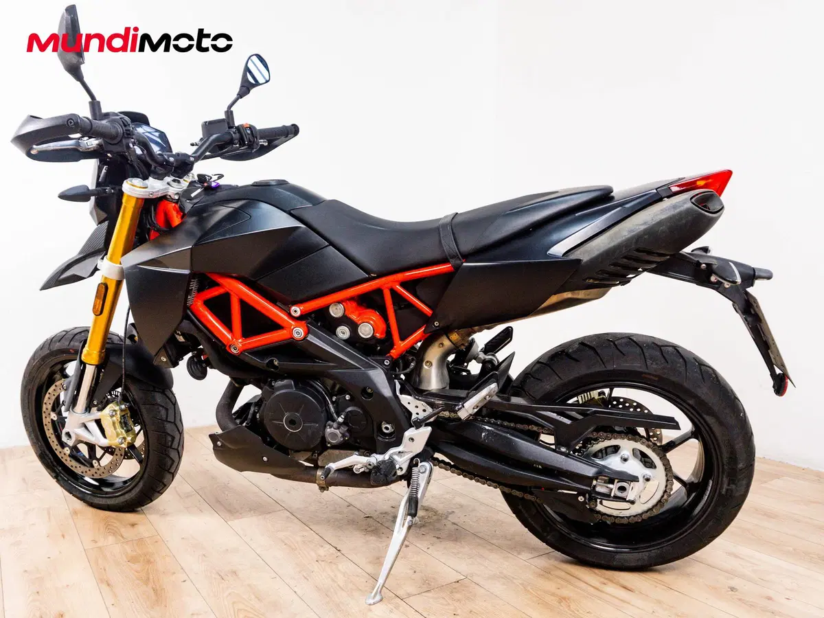 Aprilia Dorsoduro 900 (2017 - 20) (7)