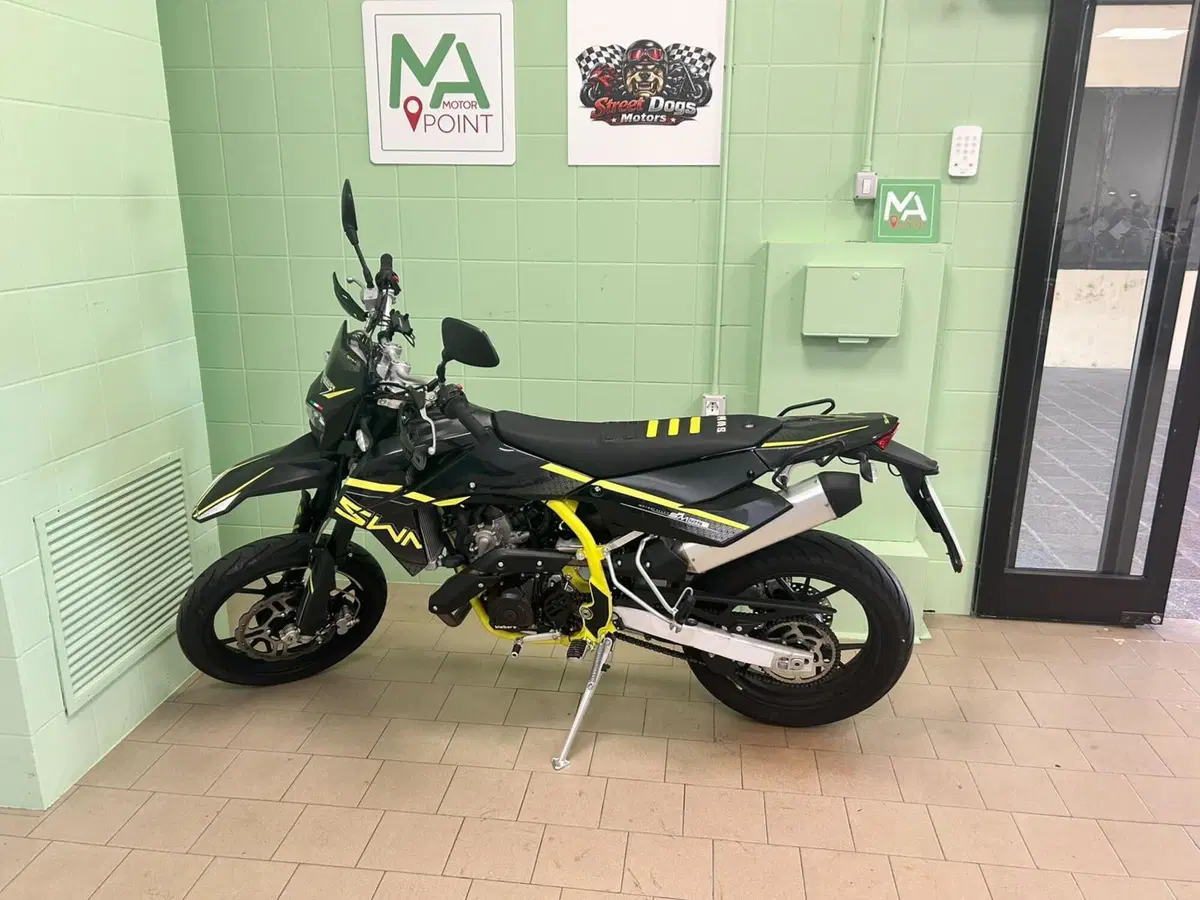Swm SM 125 R (2022 - 24) (2)