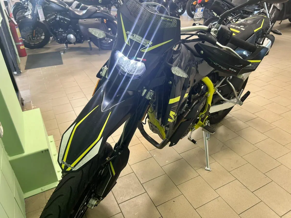Swm SM 125 R (2022 - 24) (4)