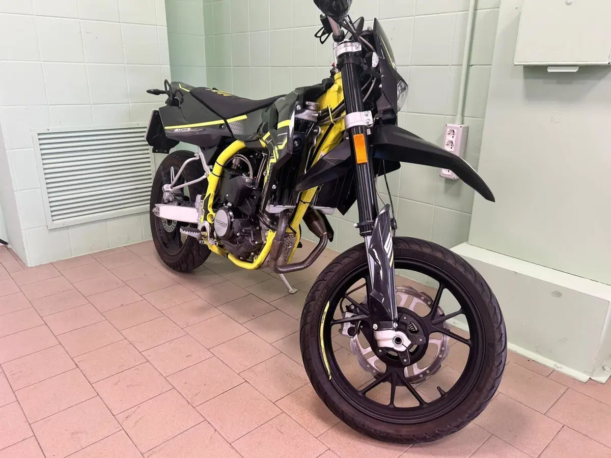 Swm SM 125 R (2022 - 24) (10)