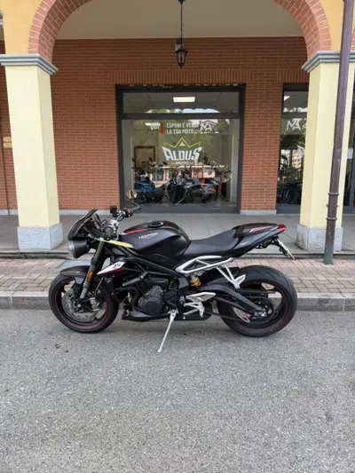 Triumph Street Triple RS (2017 - 19) usata