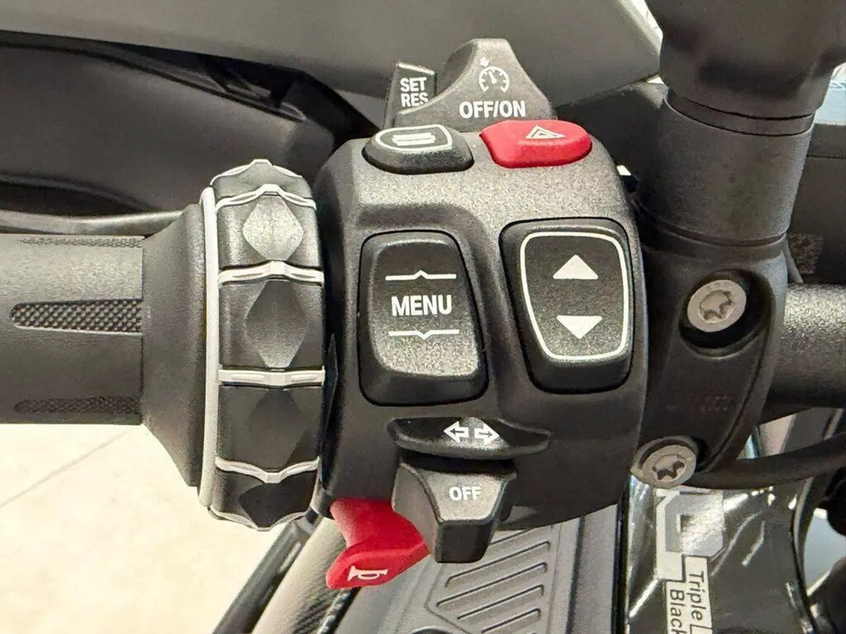 Bmw R 1300 GS Adventure Triple Black (2025 - 26) (8)