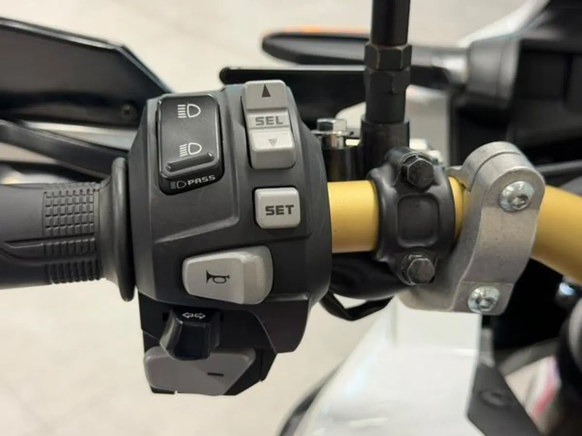 Honda Africa Twin CRF 1000L DCT ABS Travel Edition (2016 - 17) (8)