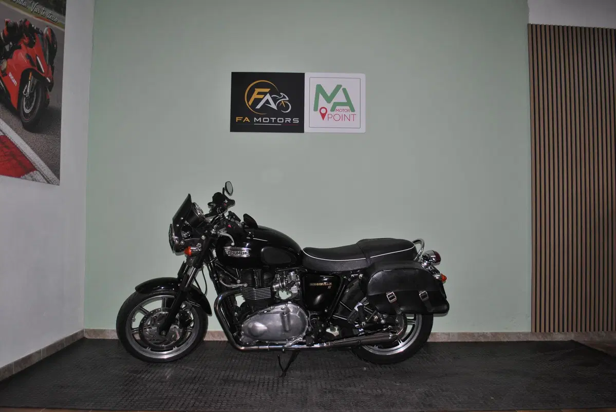 Triumph Bonneville (2007 - 16) (2)