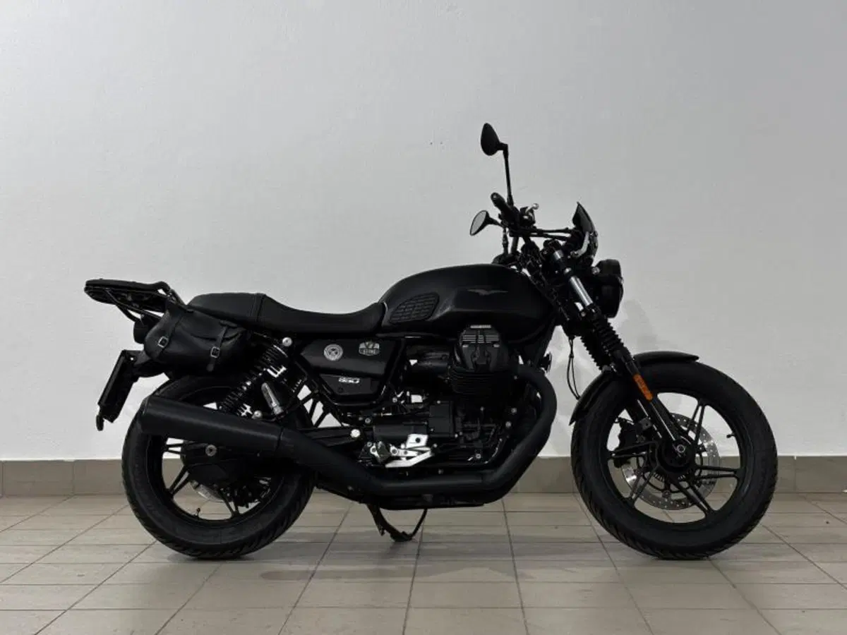 Moto Guzzi V7 Stone Centenario (2021 - 22) (4)