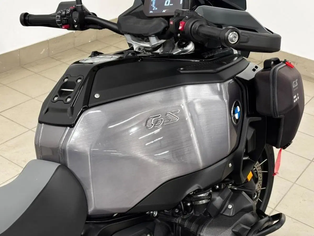 Bmw R 1300 GS Adventure Triple Black (2025 - 26) (10)