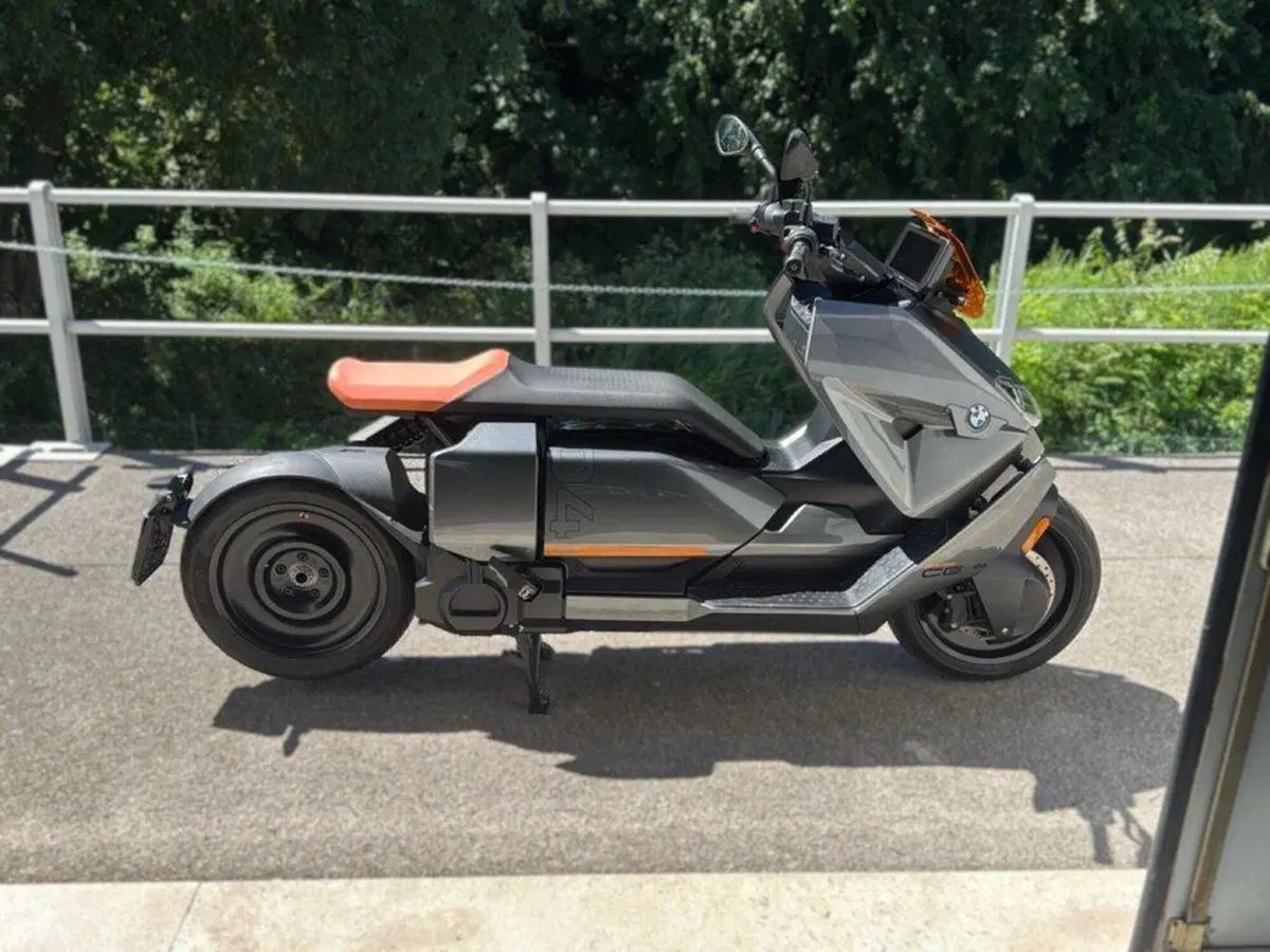 Bmw CE 04 (2021 - 25) (8)