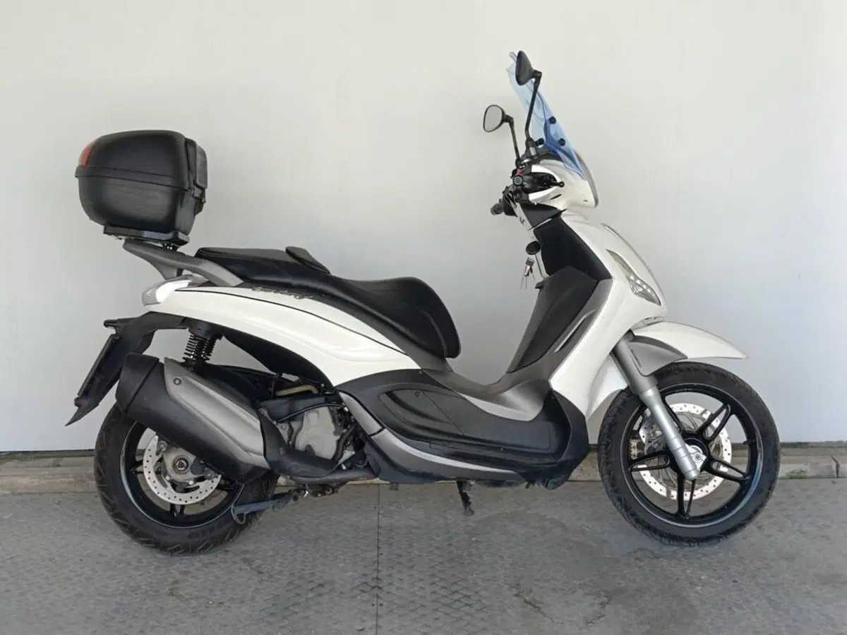 Piaggio Beverly 350 SportTouring ie ABS (2011 - 17)