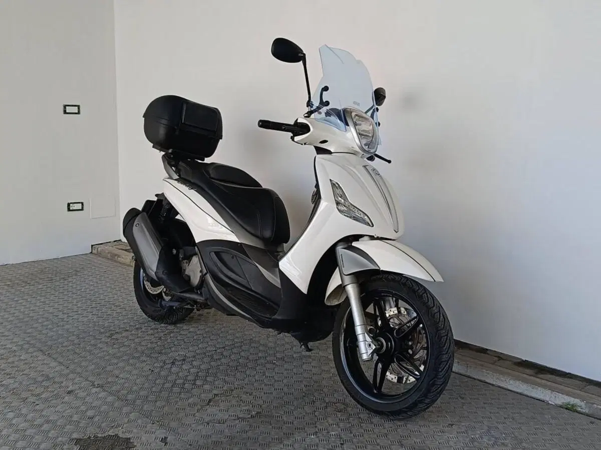 Piaggio Beverly 350 SportTouring ie ABS (2011 - 17) (3)