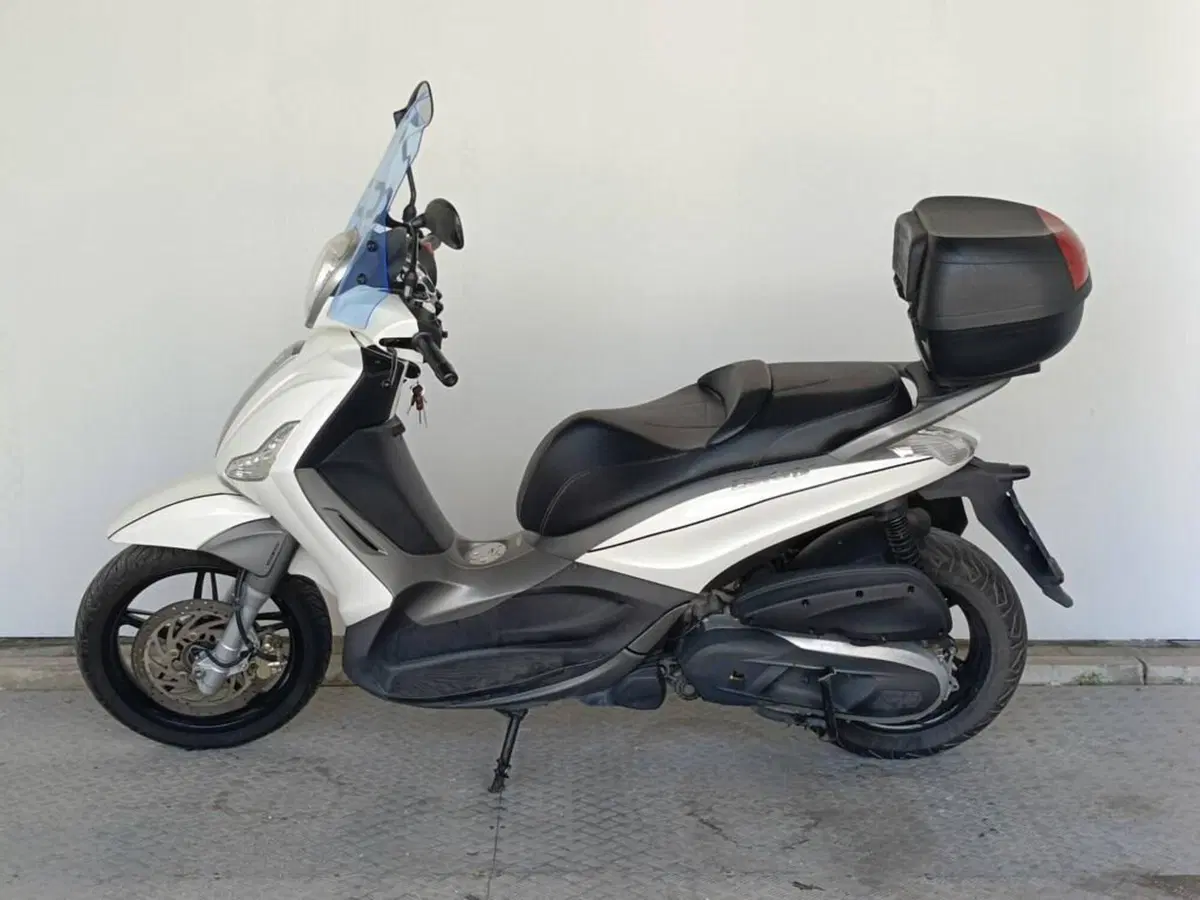 Piaggio Beverly 350 SportTouring ie ABS (2011 - 17) (5)