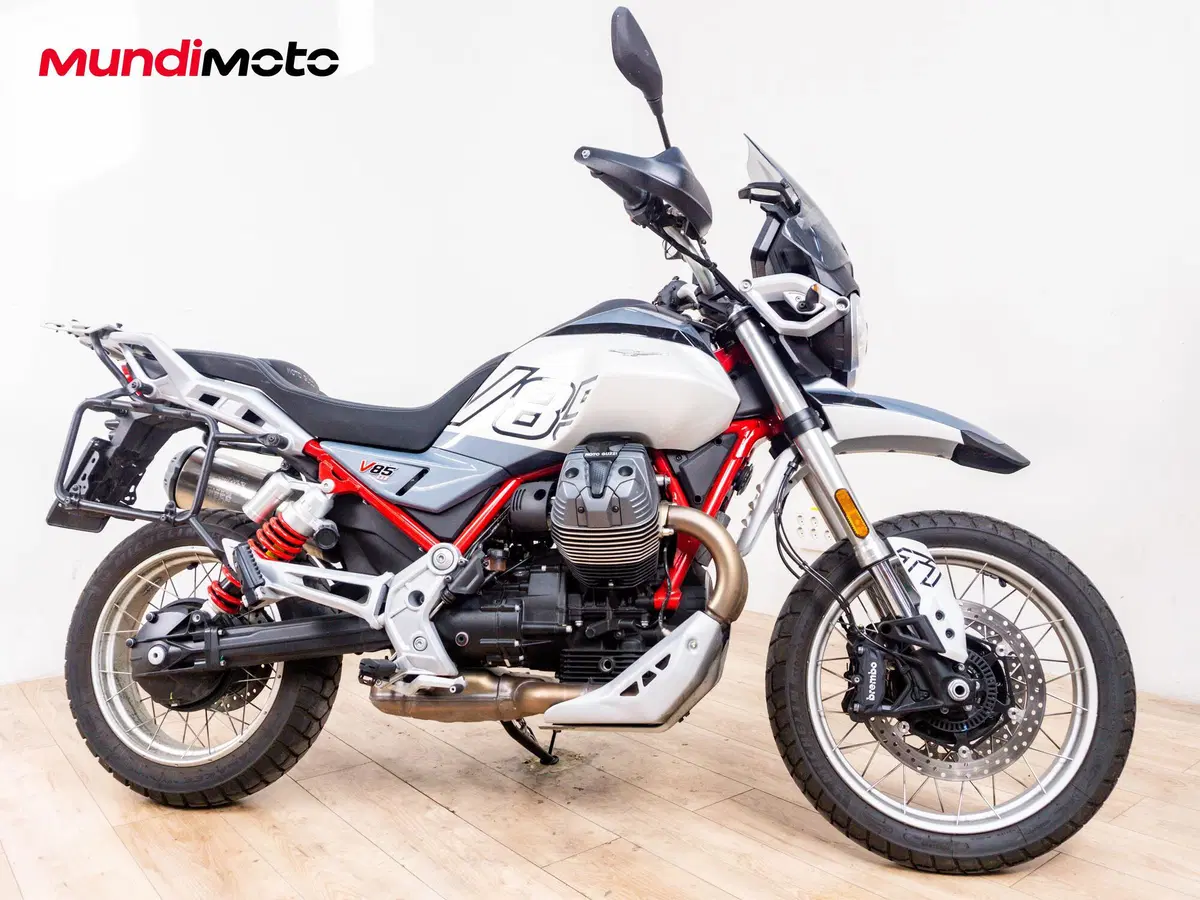 Moto Guzzi V85 TT (2024 - 26) (2)