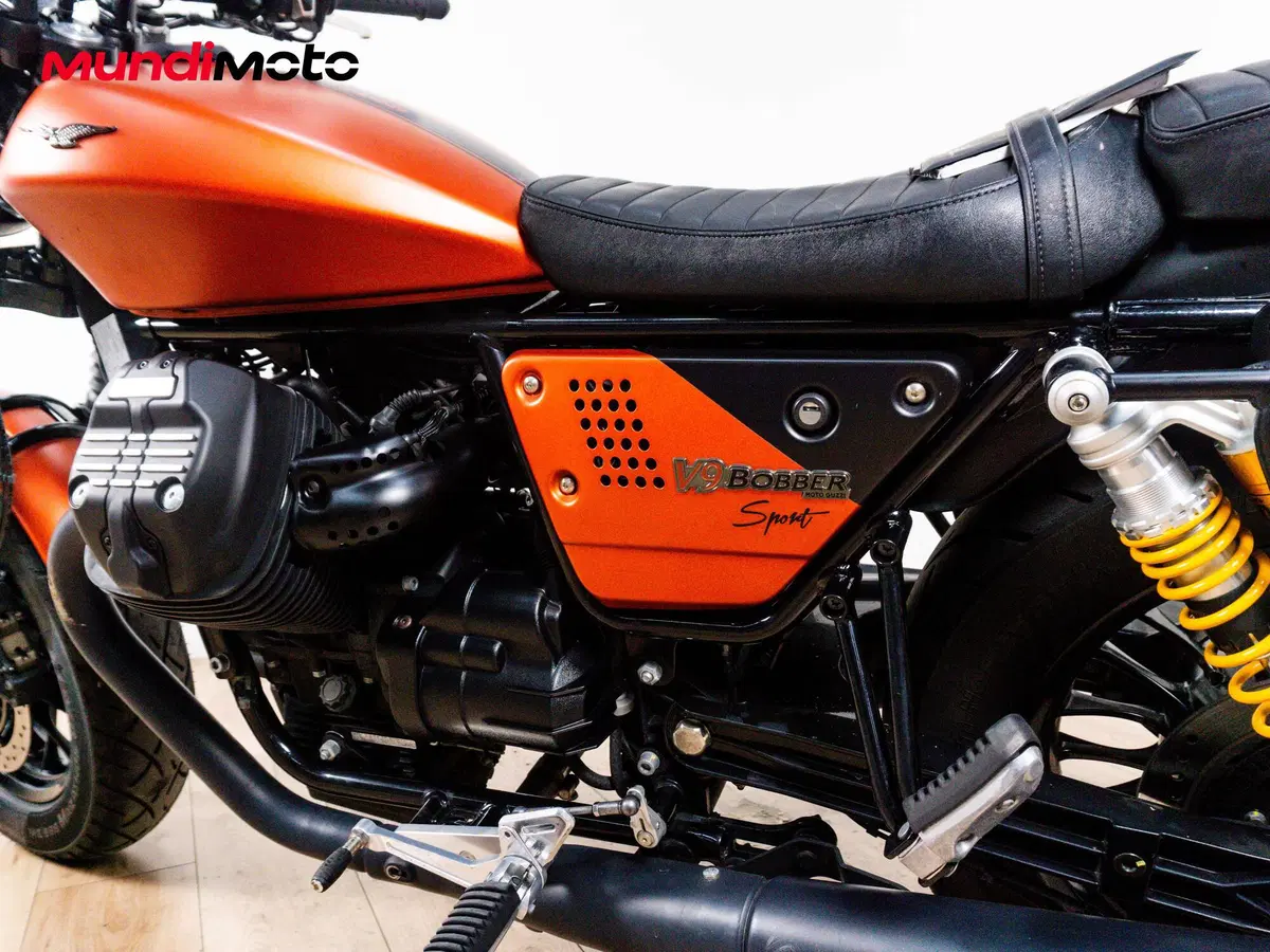 Moto Guzzi V9 Bobber Sport (2019 - 20) (10)