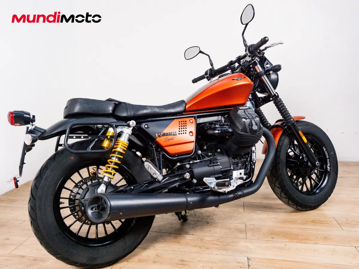 Moto Guzzi V9 Bobber Sport (2019 - 20) (3)