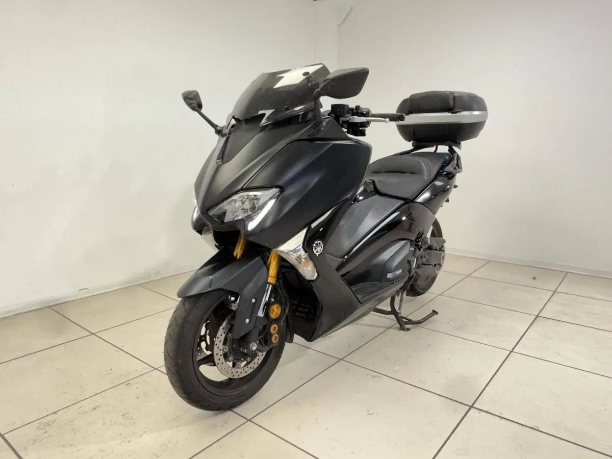Yamaha T-Max 530 (2017 - 19) (2)
