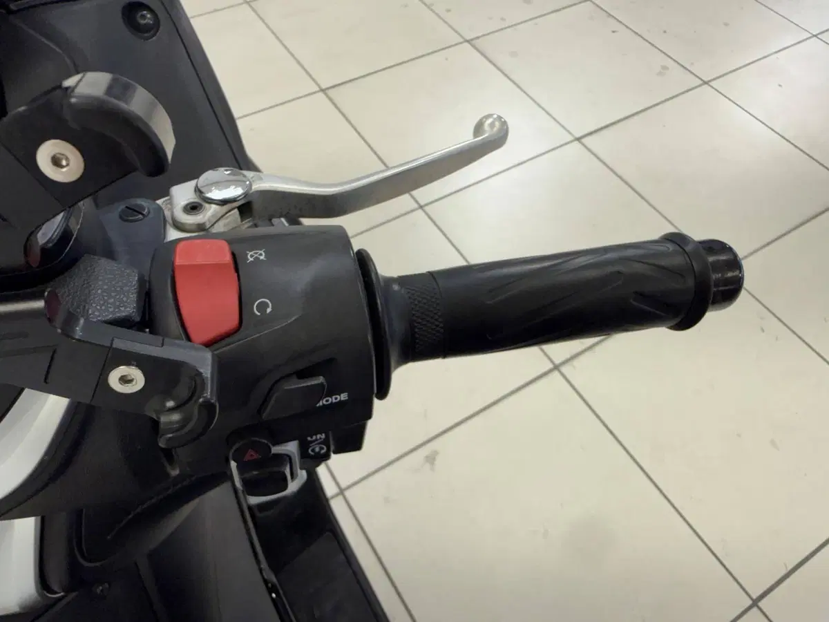 Yamaha T-Max 530 (2017 - 19) (8)
