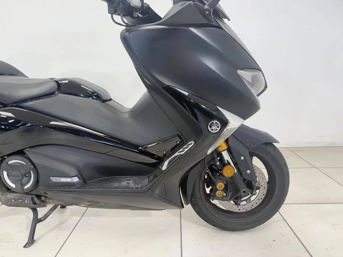 Yamaha T-Max 530 (2017 - 19) (9)
