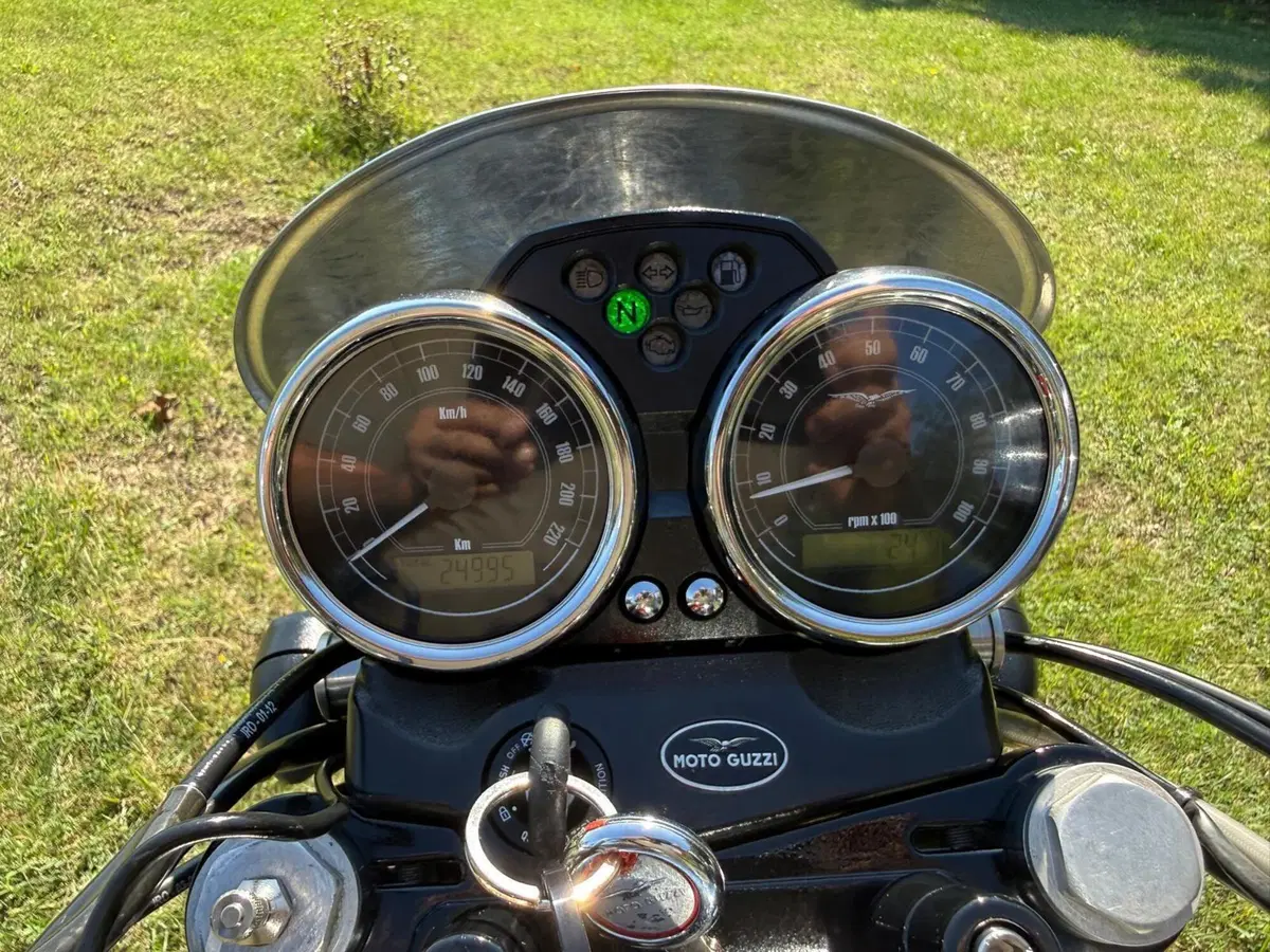 Moto Guzzi V7 Classic (2008 - 12) (8)