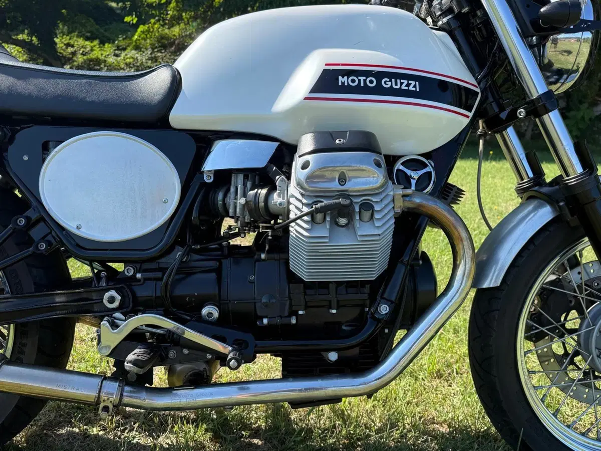 Moto Guzzi V7 Classic (2008 - 12) (12)