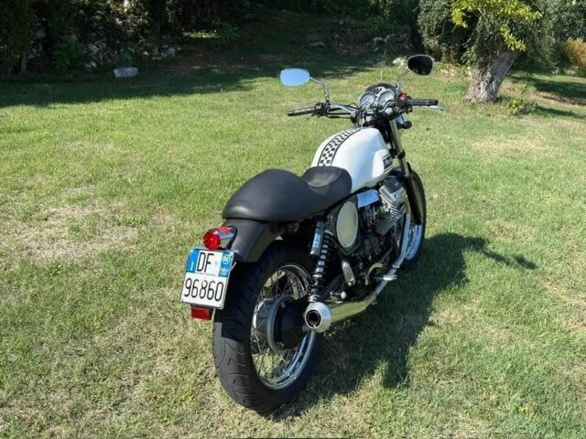Moto Guzzi V7 Classic (2008 - 12) (15)