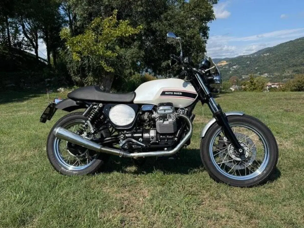 Moto Guzzi V7 Classic (2008 - 12) (16)