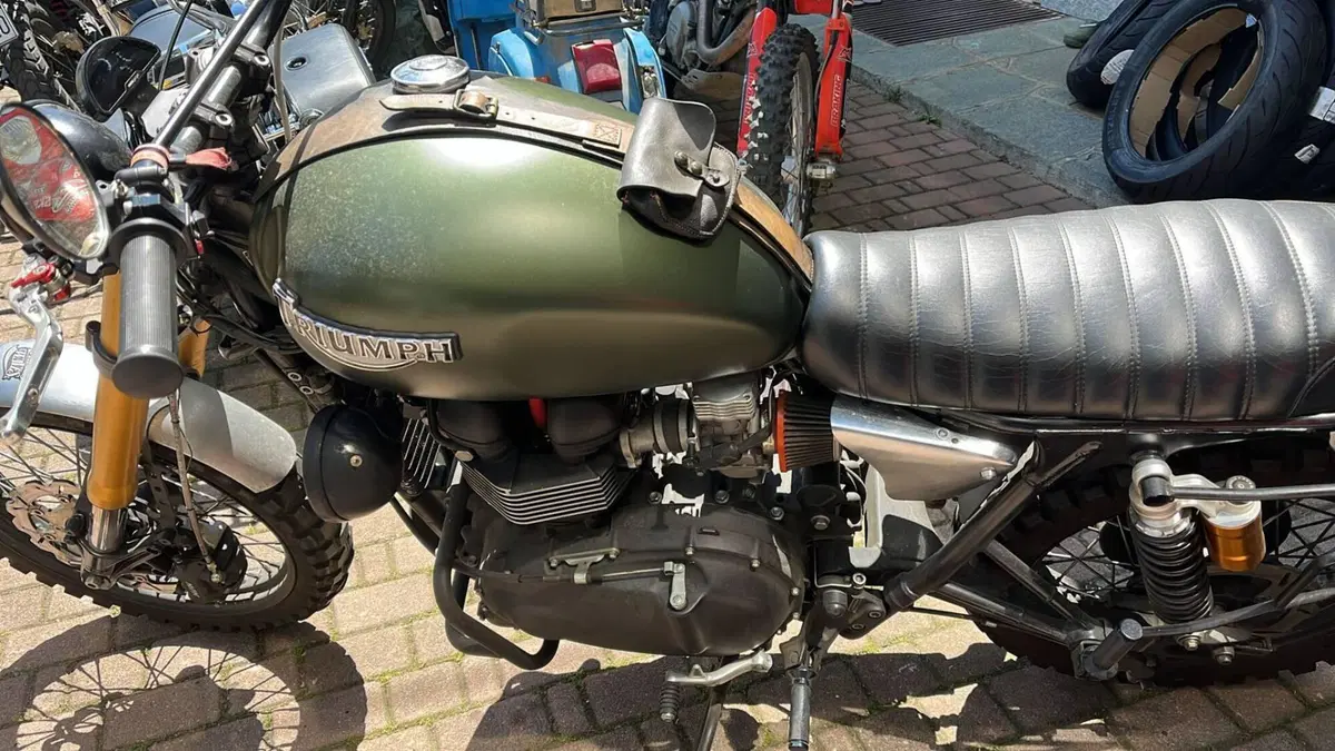 Triumph Scrambler (2006 - 17) (3)