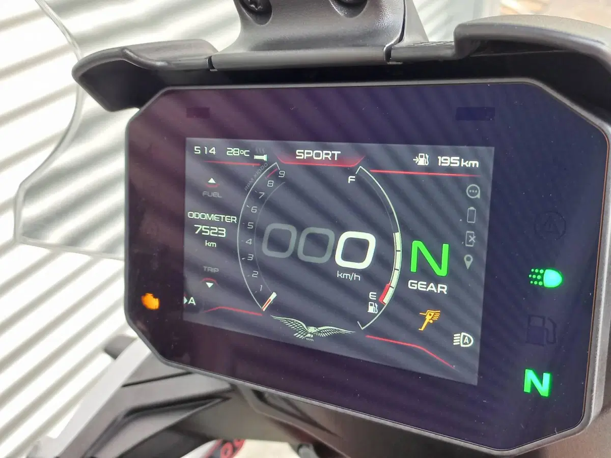Moto Guzzi V85 TT (2024 - 26) (8)