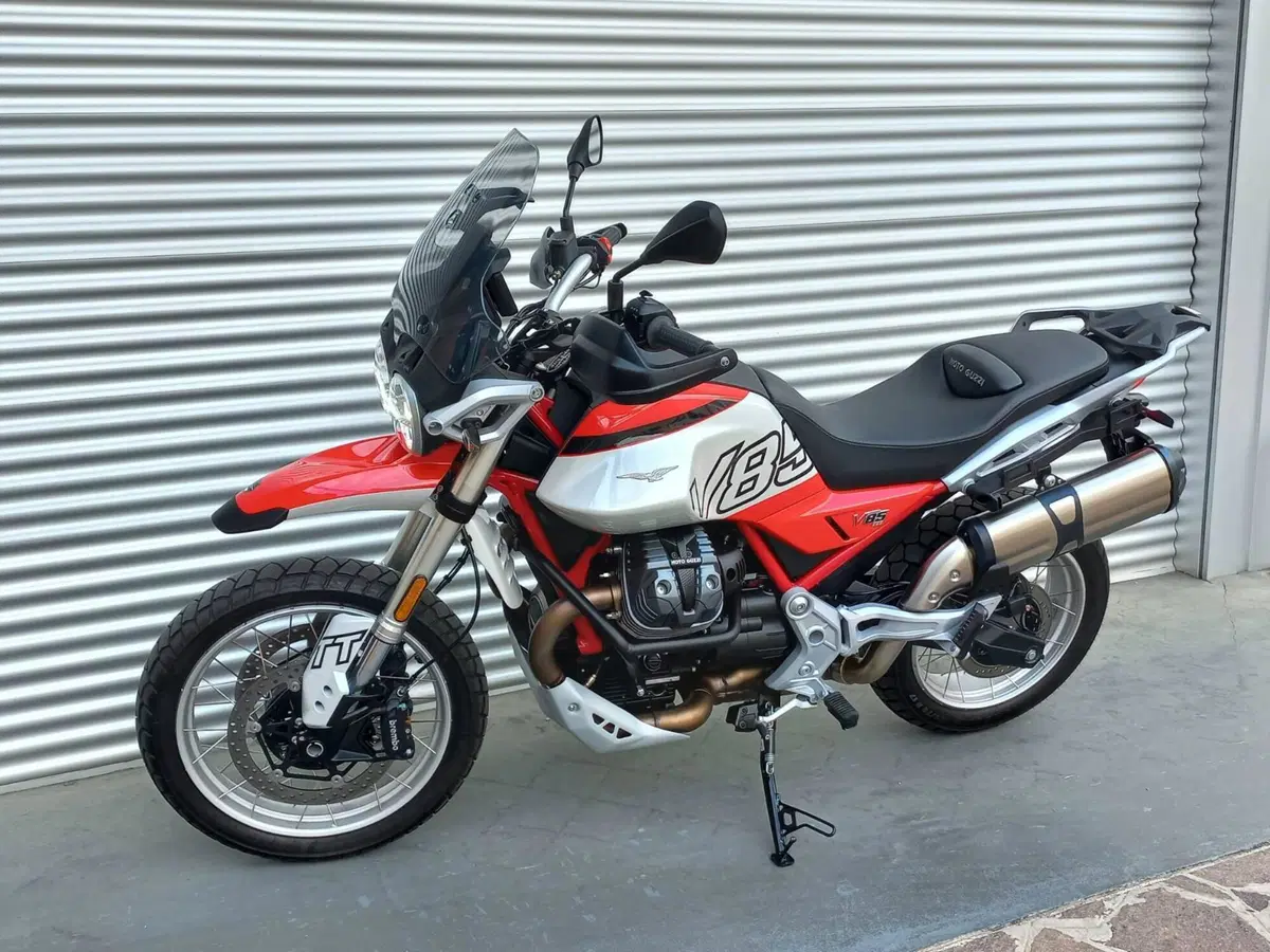 Moto Guzzi V85 TT (2024 - 26) (4)