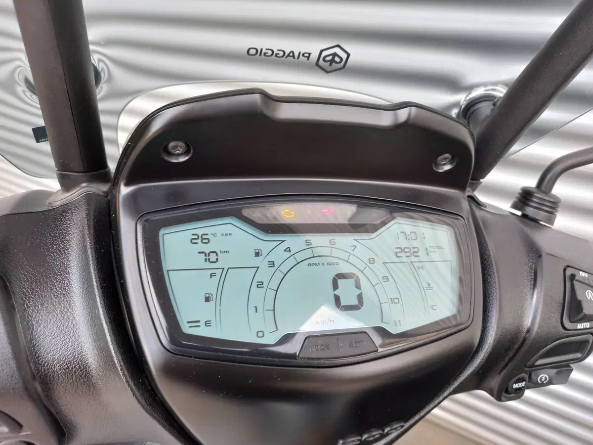 Piaggio Medley 200 S (2025 - 26) (8)