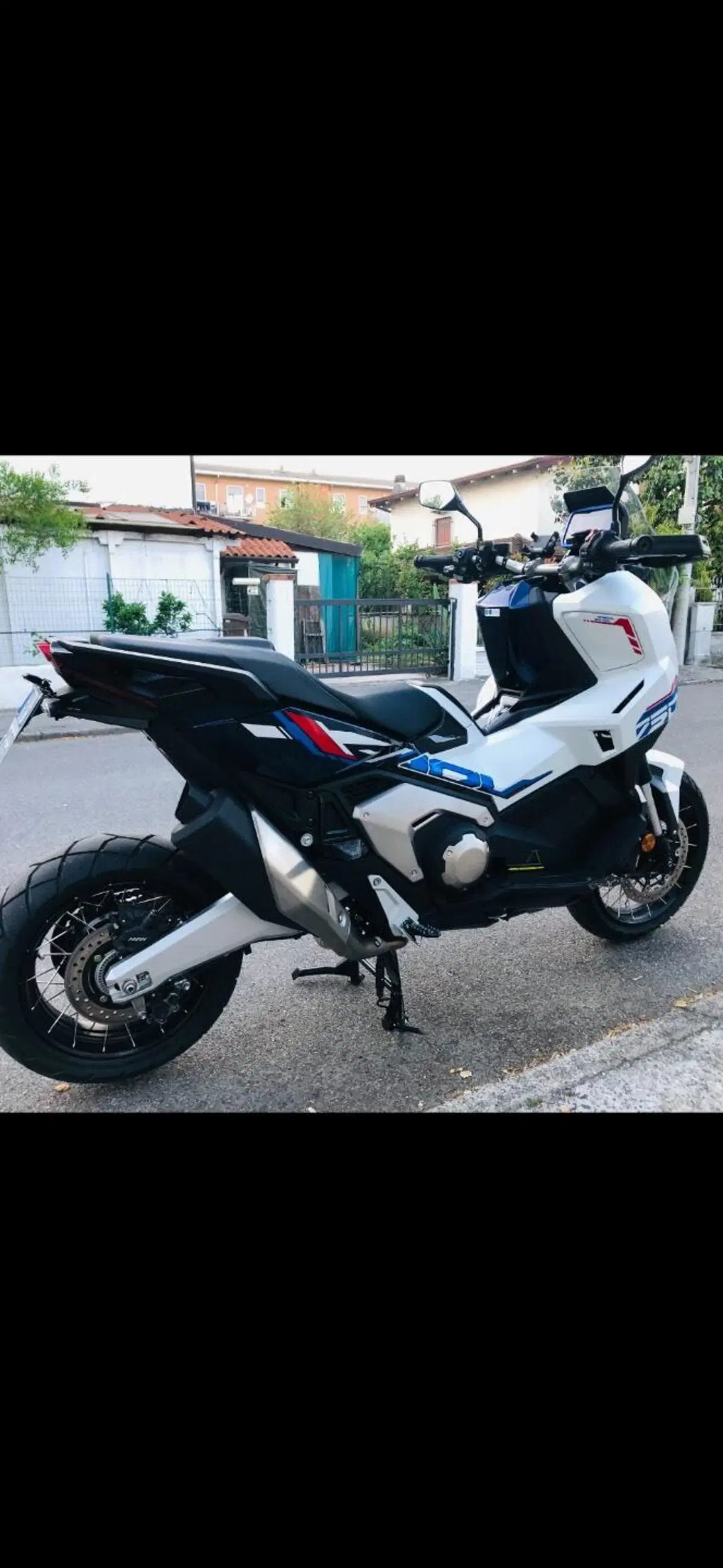 Honda X-ADV 750 Special Edition Travel (2026) (2)