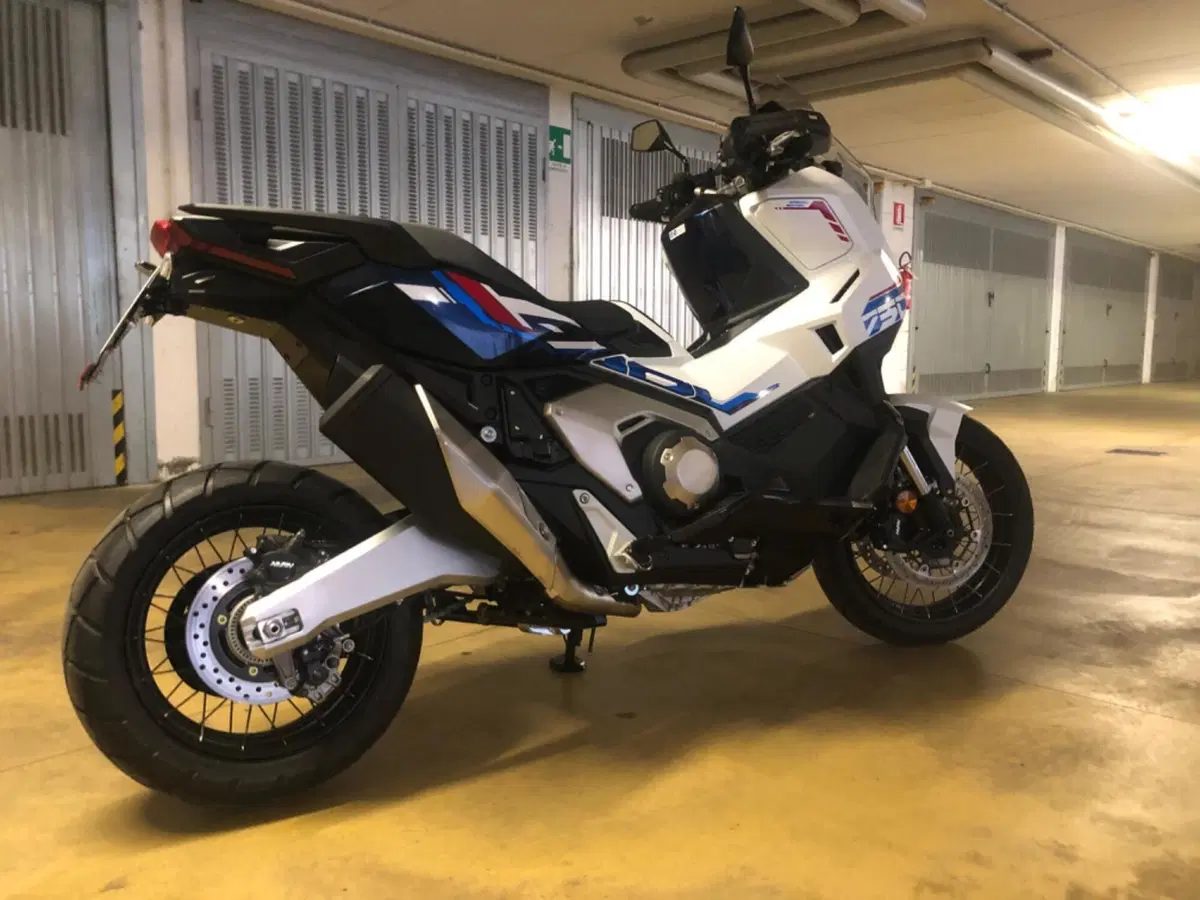 Honda X-ADV 750 Special Edition Travel (2026) (3)