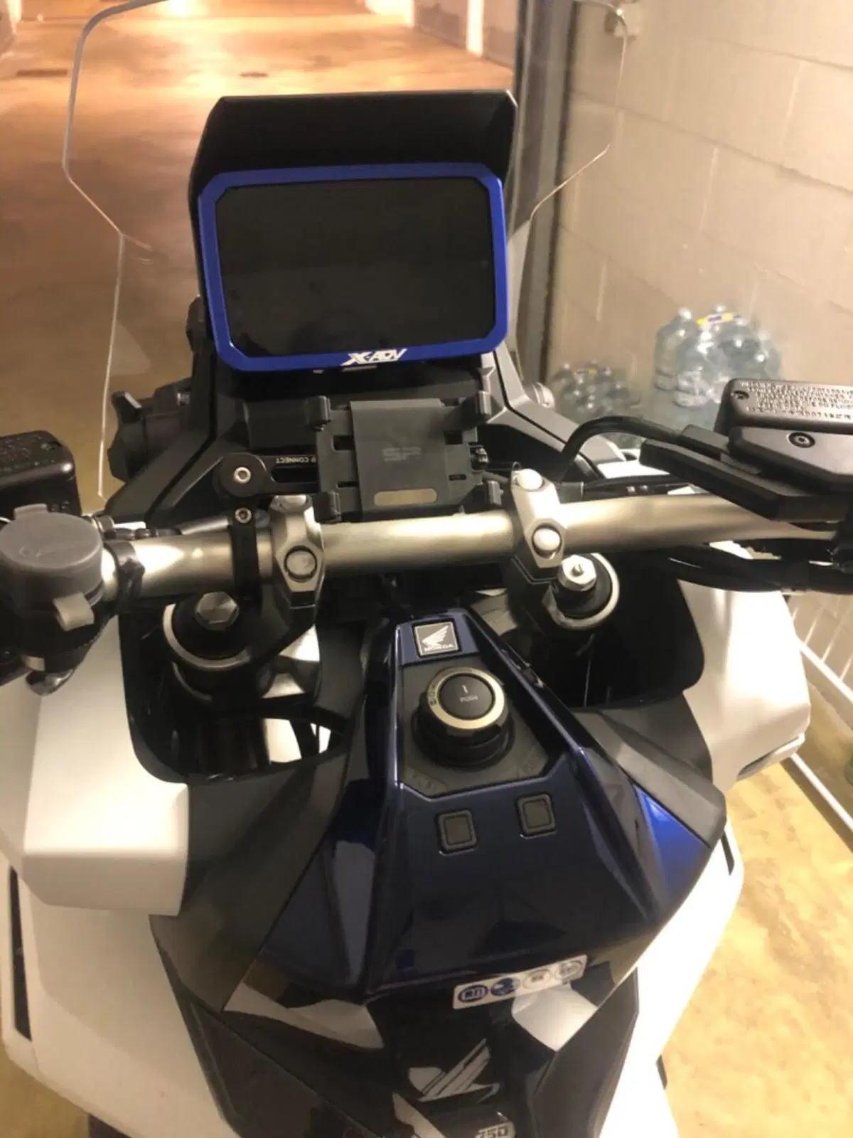 Honda X-ADV 750 Special Edition Travel (2026) (4)