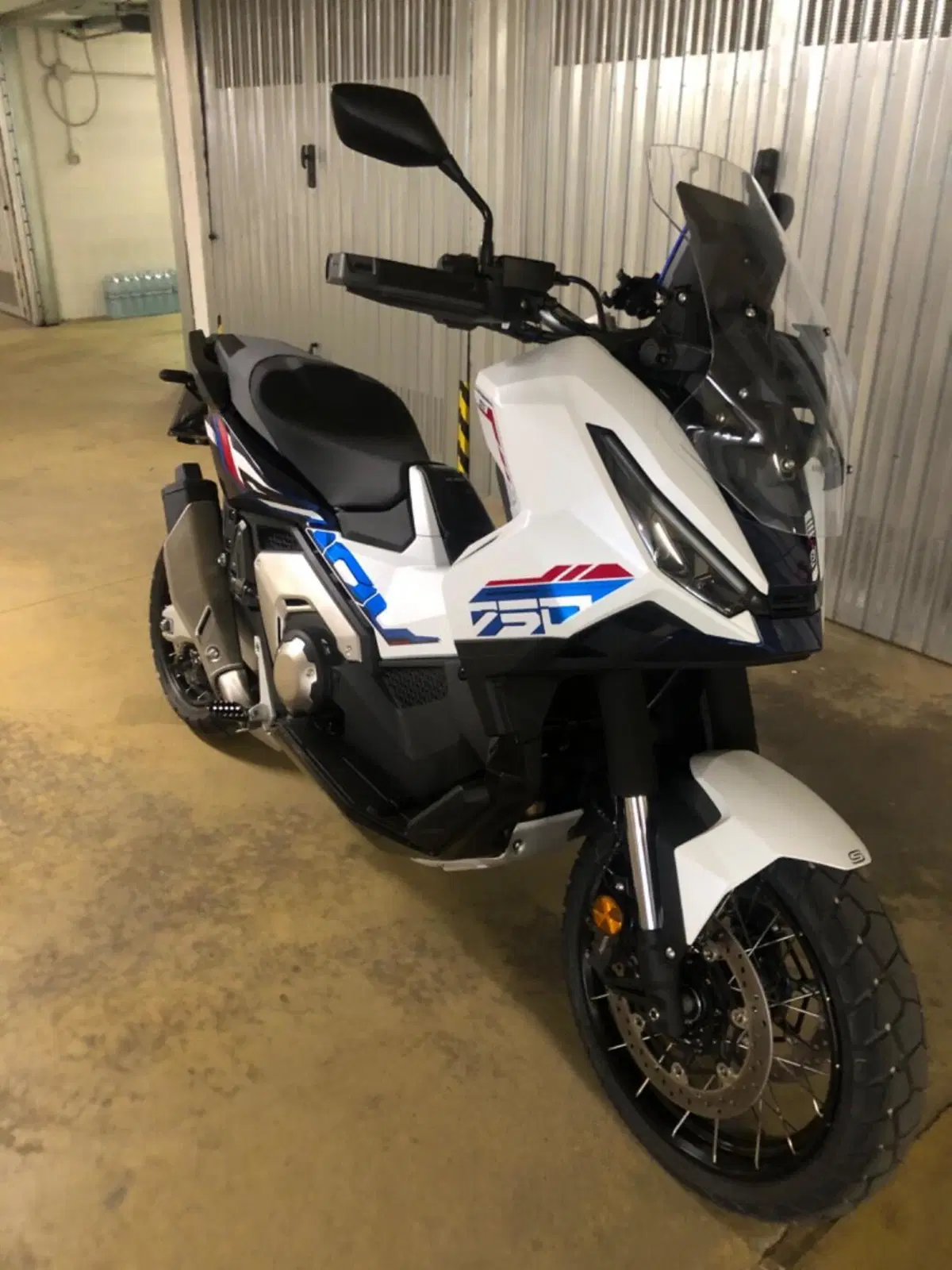 Honda X-ADV 750 Special Edition Travel (2026) (5)