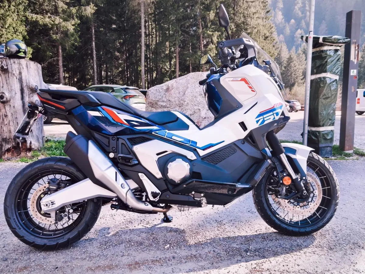 Honda X-ADV 750 Special Edition Travel (2026) (8)