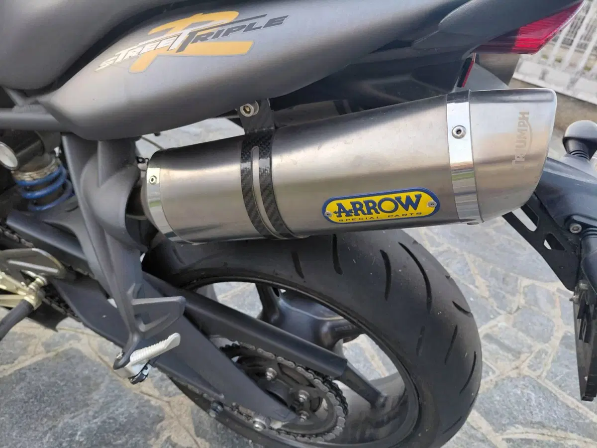 Triumph Street Triple R (2009 - 12) (10)