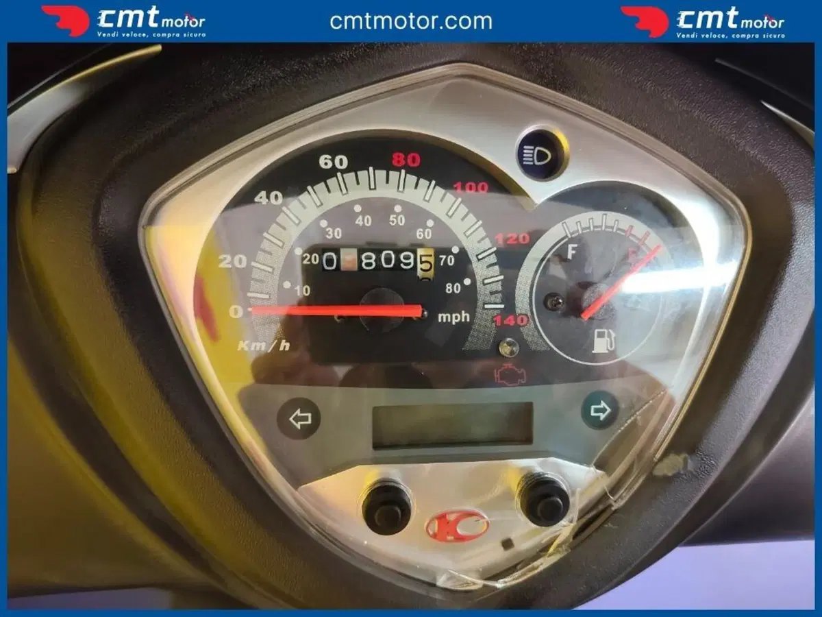 Kymco Agility 200i R16 (2008 - 16) (5)