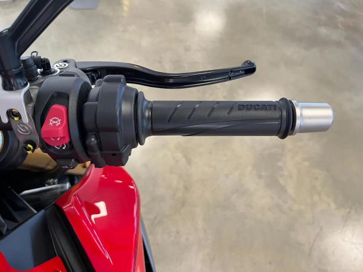 Ducati Streetfighter V2 S (2025 - 26) (11)
