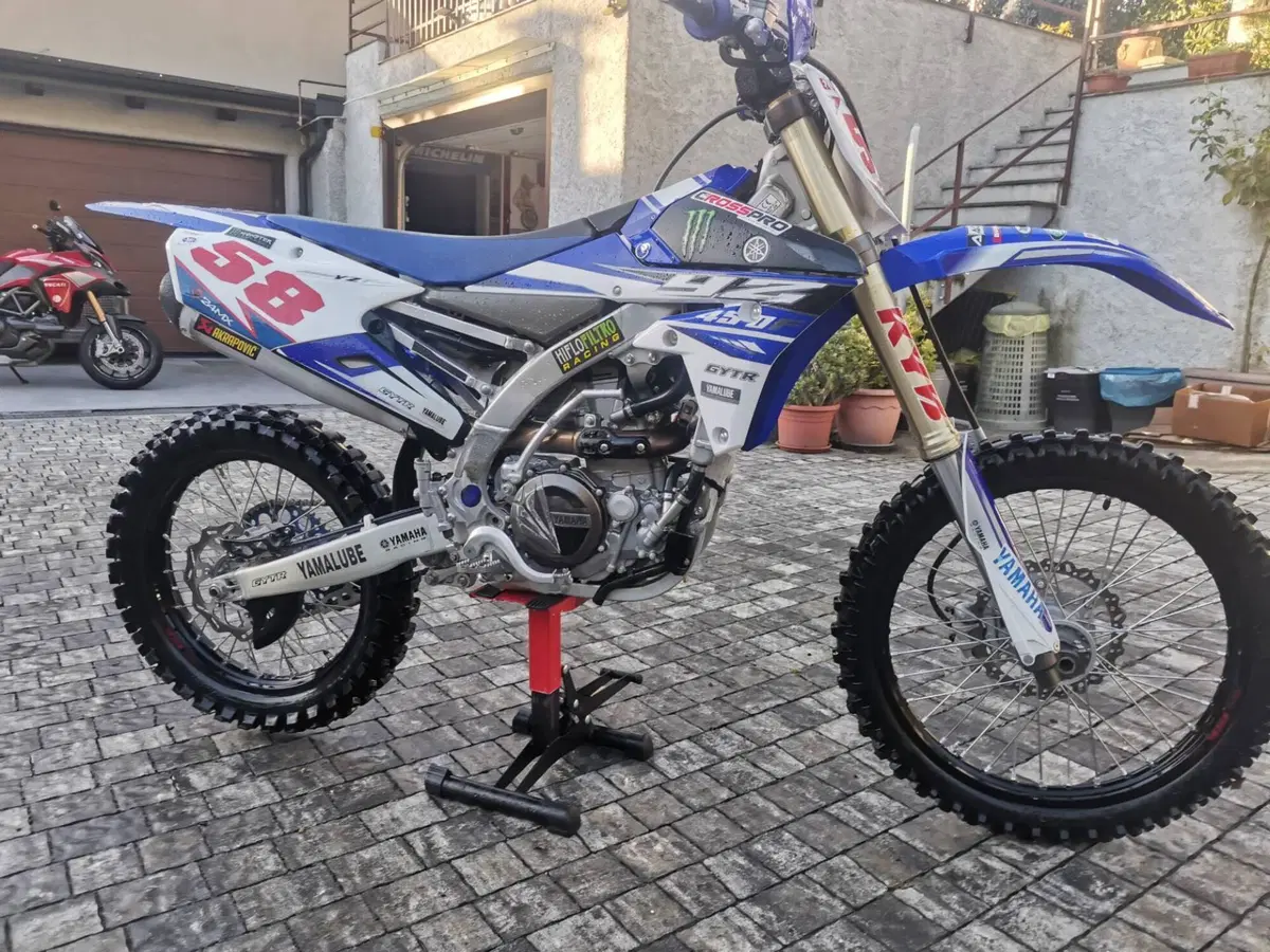 Yamaha YZ 450 F (2015) (2)