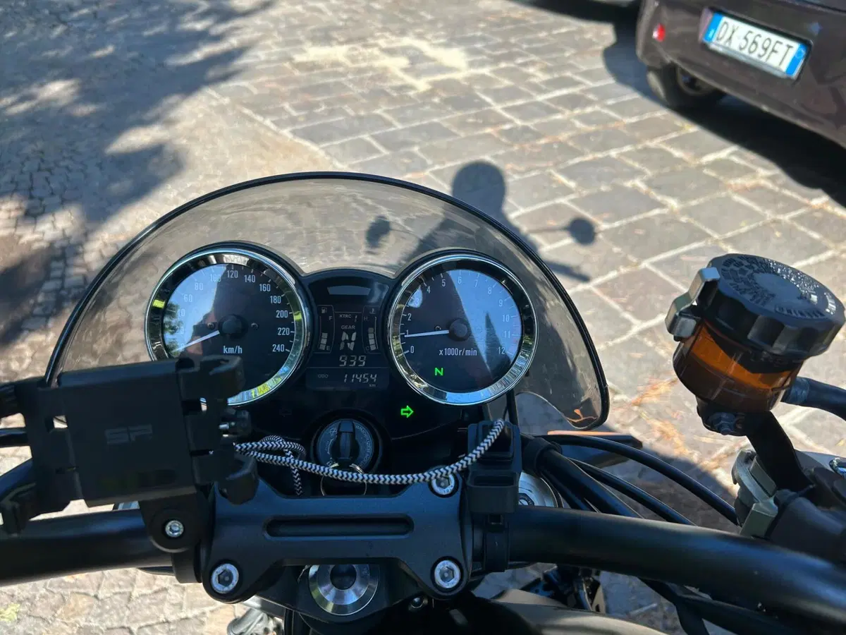 Kawasaki Z 900 RS (2018 - 20) (11)