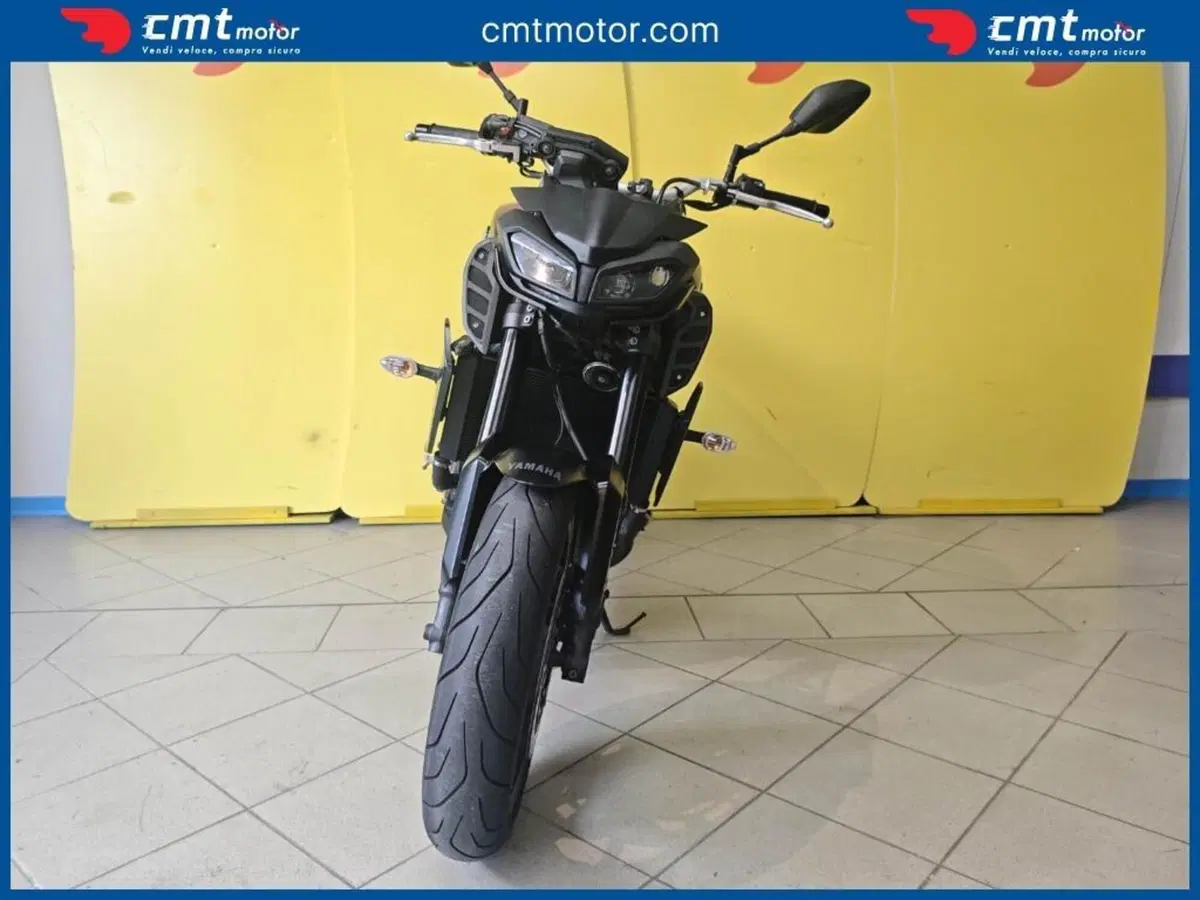 Yamaha MT-09 (2017 - 20) (2)