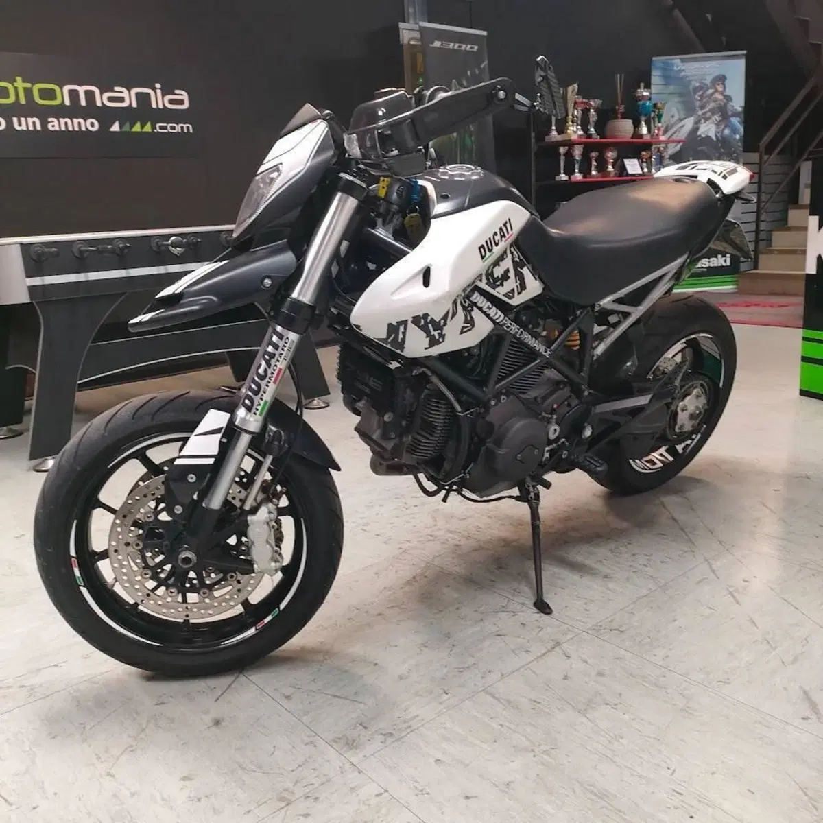 Ducati Hypermotard 796 (2012) (3)