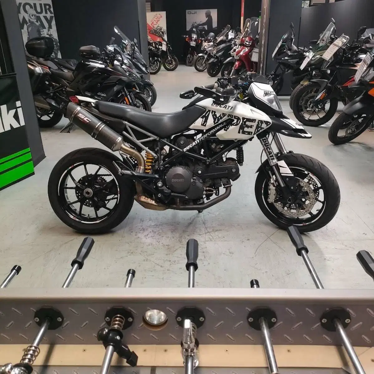 Ducati Hypermotard 796 (2012) (6)