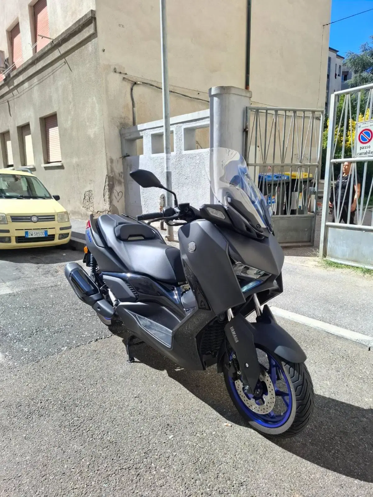 Yamaha X-Max 300 (2025 - 26) (2)