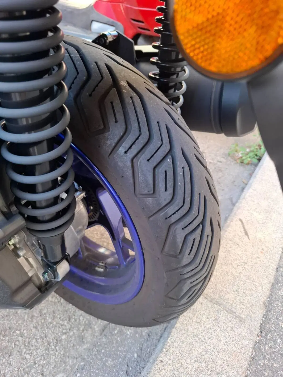 Yamaha X-Max 300 (2025 - 26) (9)