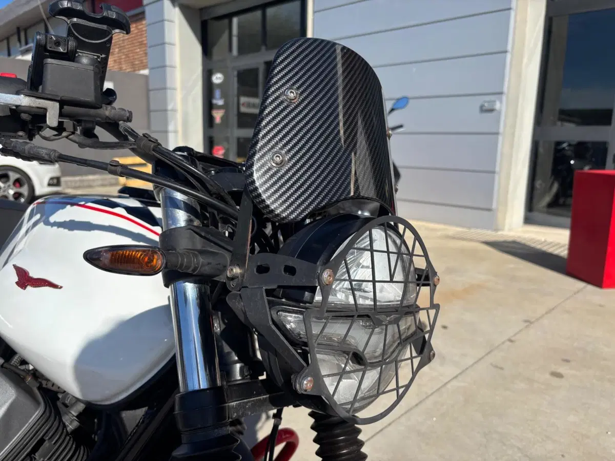 Moto Guzzi V7 Stone Ten (2024 - 25) (10)