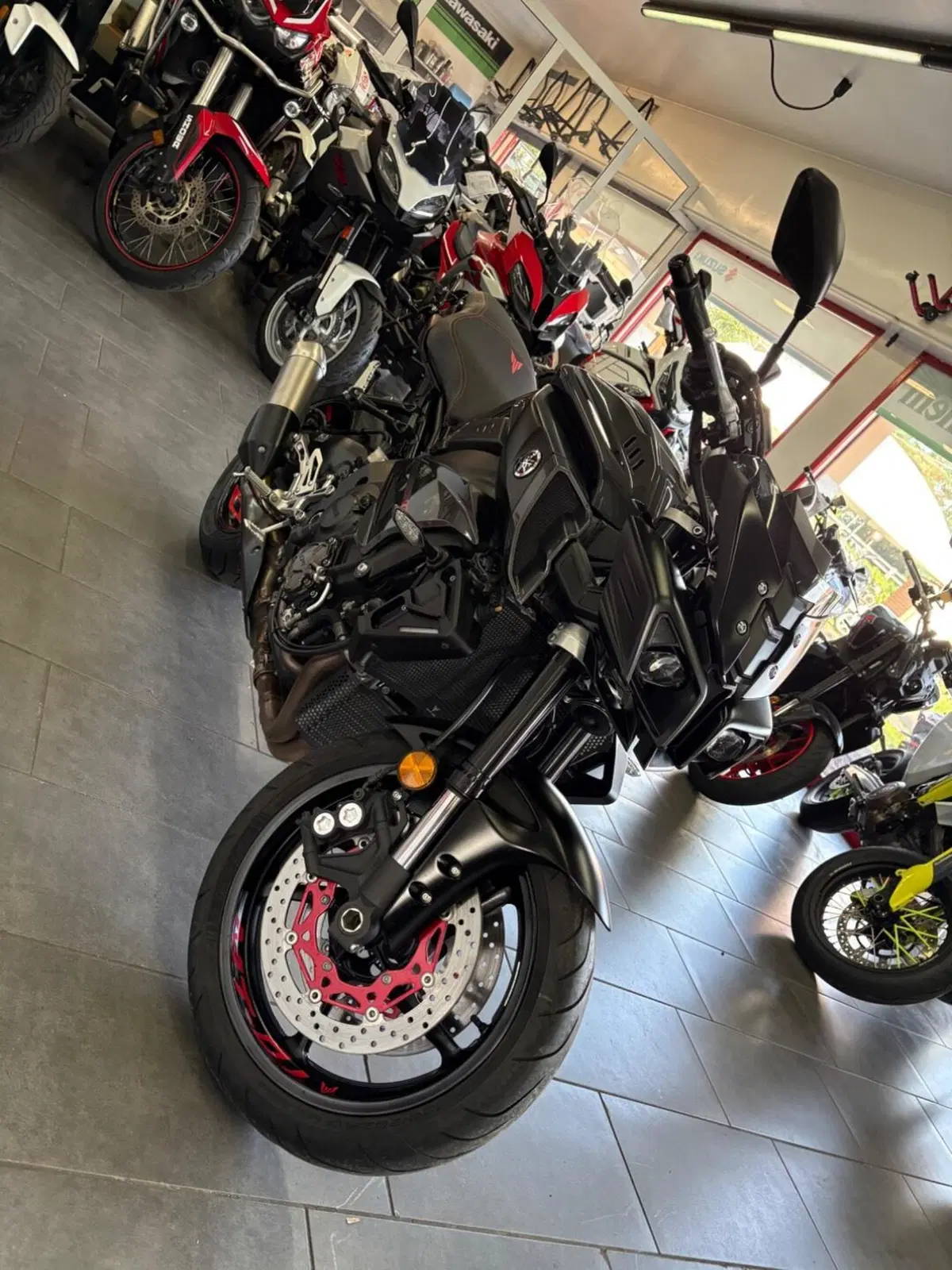 Yamaha MT-10 (2017 - 20) (6)