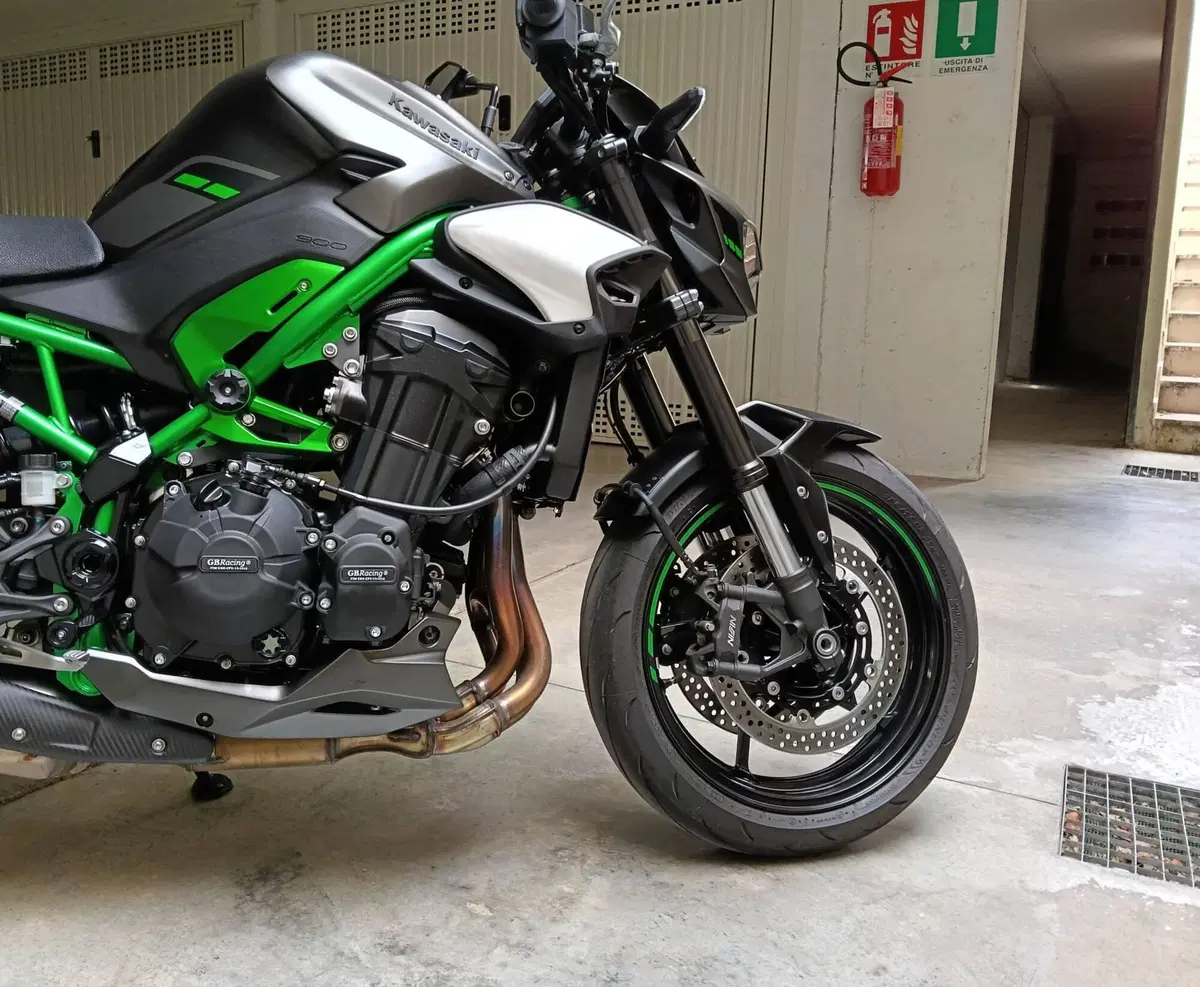 Kawasaki Z 900 (2025 - 26) (8)