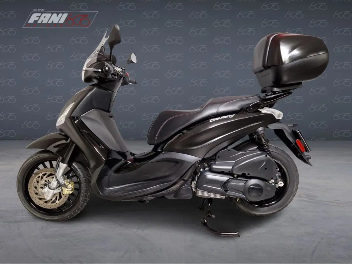 Piaggio Beverly 300 i.e. ABS-ASR (2016 - 20) (2)